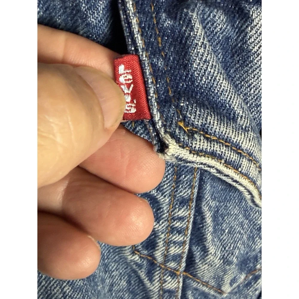 Vintage Levi's 70507 Denim Trucker Jacket USA Made Size L 23x27 Red Tab